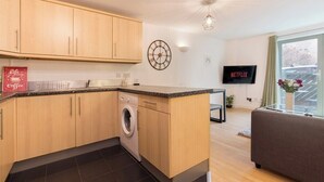 Interior - Raleigh Square-2BR Ground-Floor Apt in Nottingham (Nottingham)