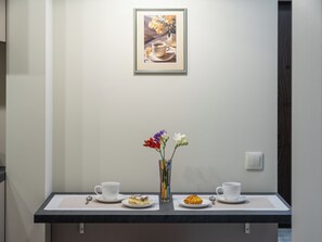 Dining - Quiet, peaceful place in the city center with free parking in the yard (Riga)