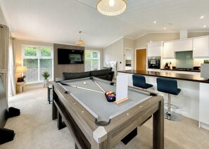 Billiard, House