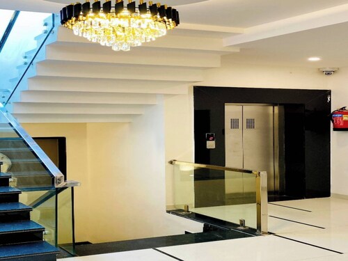 Hotel URS Palace