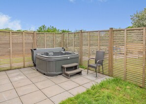 Unclassified image, 5 of 10, button