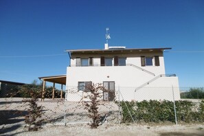 Exterior - Farmhouse in Marche with Pool and Coastal Views (Fermo)