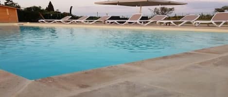 حمام سباحة