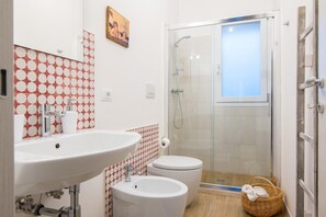 Shower - Farmhouse in Marche with Pool near Adriatic Sea (Fermo)