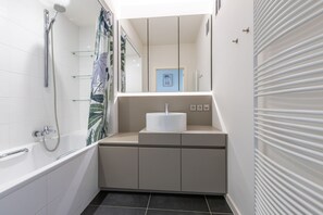 Shower, hair dryer - Spacious apartment on the seafront (Middelkerke)