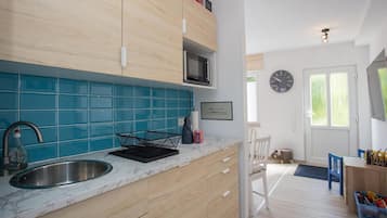 Fridge, microwave, dishwasher, toaster