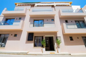Front of property - Lunar Hotel (Hersonissos)