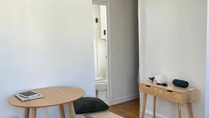 Uklassifisert bilde, 3 av 6, knapp