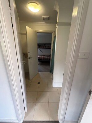 Family Room | Bathroom - san michele resort (Adaminaby)