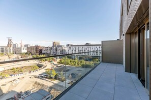 المنطقة المحيطة بالمنشأة