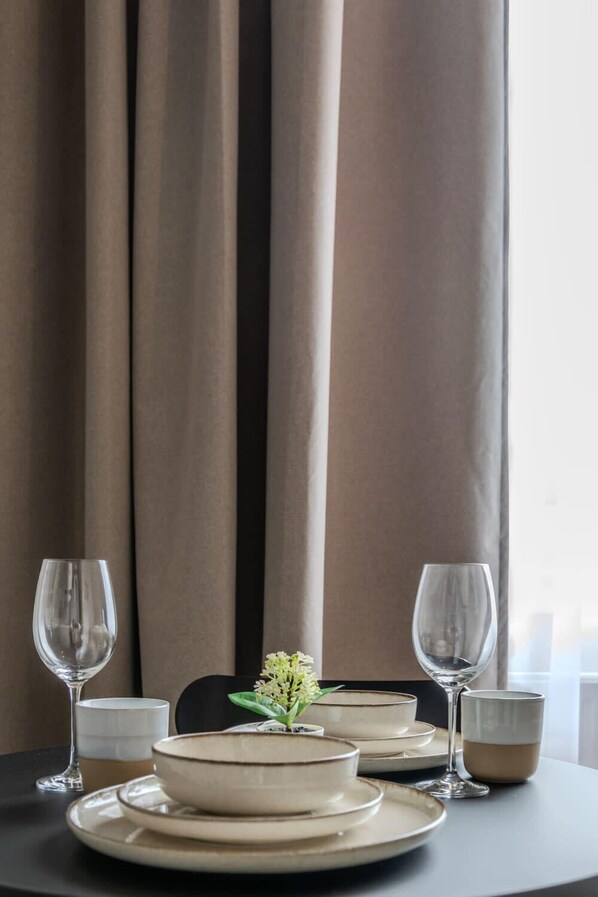 Dining - Frost Apartments - Family Studio (Reykjavík)