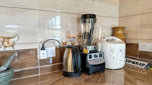 Comfort Villa, 3 Bedrooms, Partial Ocean View | Private kitchen