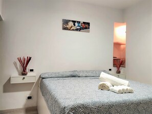 1 soverom, wi-fi (inkludert) og sengetøy