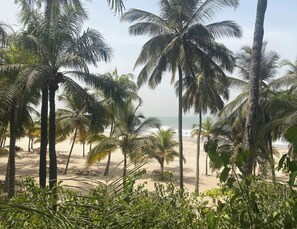 Aurinkotuoleja, rantapyyhkeitä