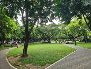 Apartamento estándar, vistas a la ciudad | Vistas al parque