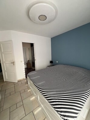 5 bedrooms, iron/ironing board, travel cot, free WiFi