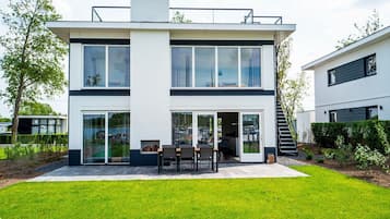 Villa | Exterior