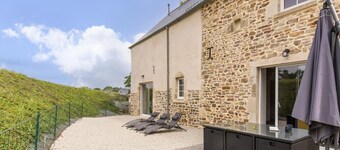 Ideal house in Sainte-Colombe with pets allowed and parking