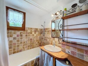 Hair dryer - Studio for 4/5 with terrace, parking in Combloux (Combloux)