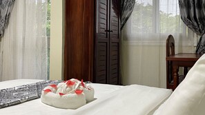 Comfort Double Room, City View | In-room safe, desk, blackout drapes, free WiFi