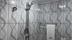 Standard Double Room, City View | Bilik Mandi