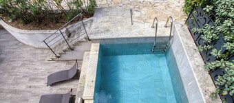 Espace Deluxe Avec Immense Salon et Piscine sur Terrasse Entre Pins et mer