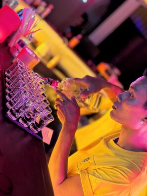 Bar (on property) - MBAR HOSTEL HAAD RIN (Ko Pha-ngan)
