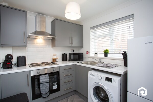 Fridge, microwave, oven, stovetop