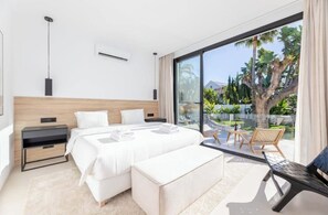 5 slaapkamers, een kluis op de kamer, een bureau