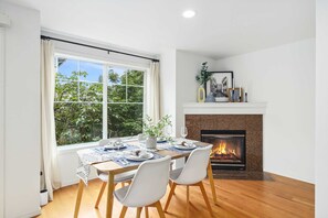 Unclassified image, 4 of 22, button