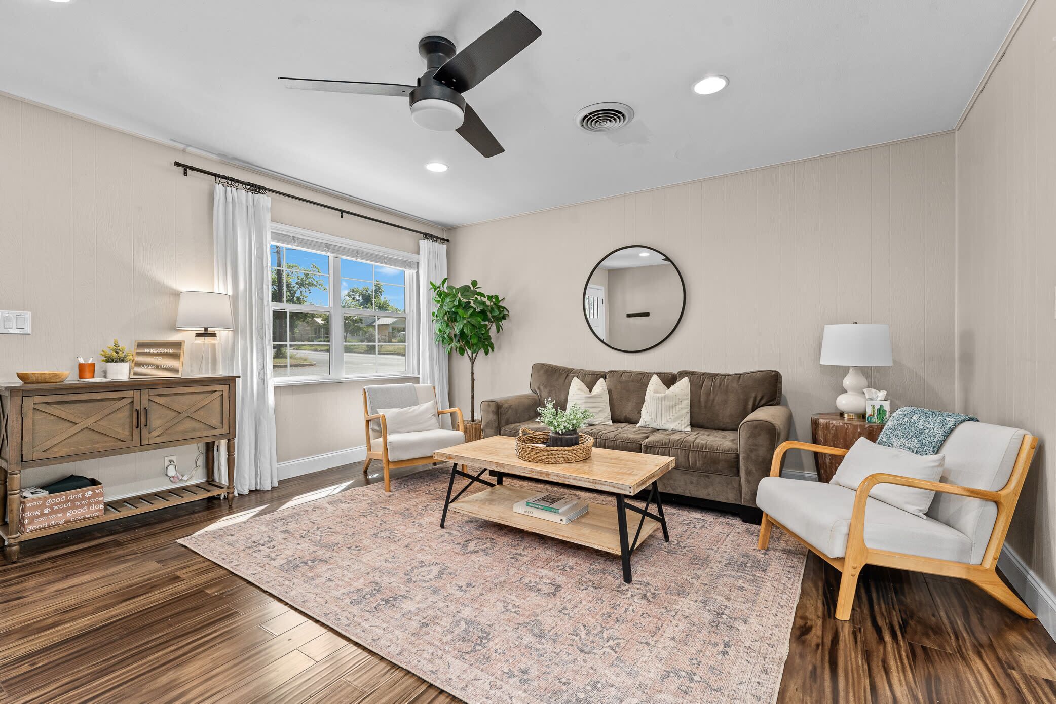 Ufer Haus - Game Room, Fire Pit, Walk To Main - Fredericksburg, TX
