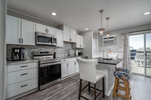 Microwave, dishwasher