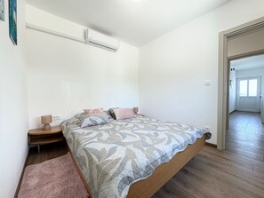 1 dormitorio, caja fuerte, wifi gratis y ropa de cama