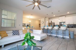 Televisie, een dvd-speler, een stereo en een kantoor