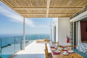 Outdoor dining - New Villa in Plakias with Private Pool and Amazing Sea View (Myrthianos Plakias)