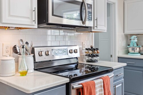 Group-Friendly Stay | Sleeps 17+ | Walk to City