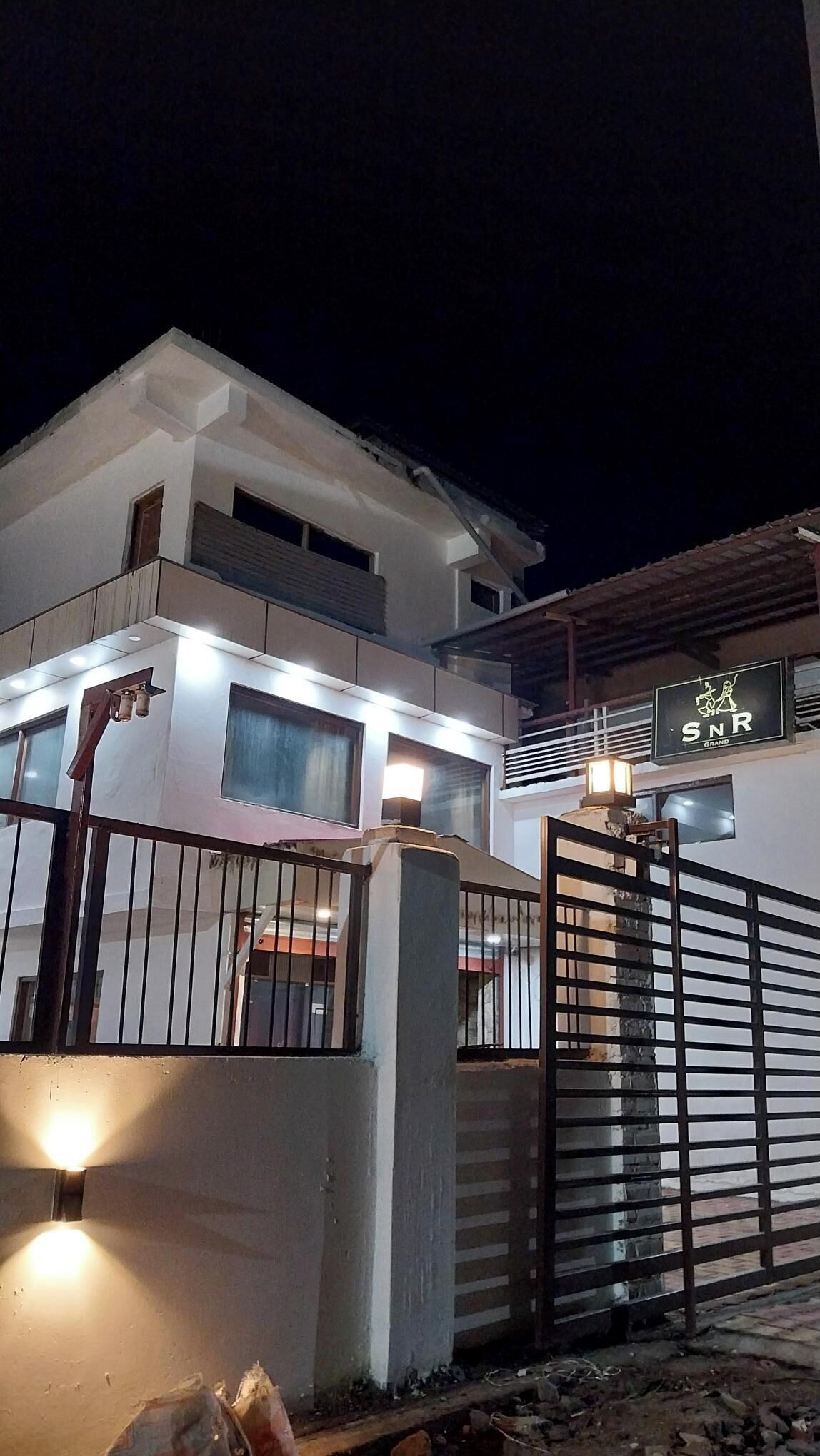 واجهة المنشأة