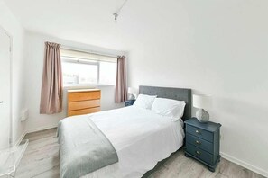3 bedrooms, iron/ironing board, WiFi, bed sheets - The Elden - No.14 (London)