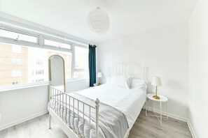 3 quartos, ferros/tábuas de passar roupa, Wi-Fi, roupa de cama