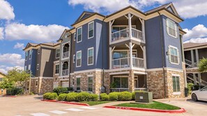 Exterior - Landing | Beautiful 1BD, Clubhouse, Pool (Austin)