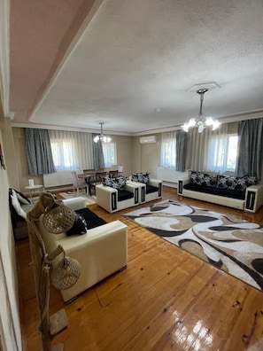 Comfort Apartment, Garden View | Egyptian cotton sheets, premium bedding, Select Comfort beds, desk - Alida Home (Denizli)