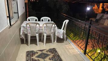 Comfort Apartment, Garden View | Terrace/patio