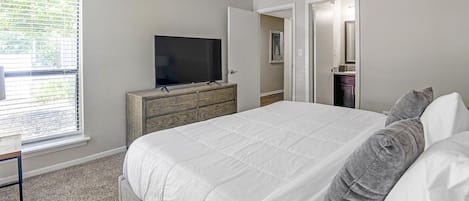 2 bedrooms, desk, iron/ironing board, Internet