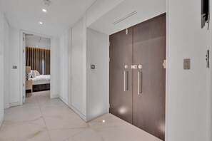 Interior - Elegant Family Flat in Greater London (Greater London)