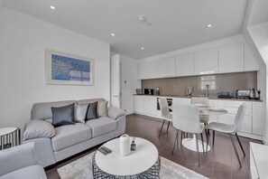 TV, offices - Modern loft with AC and lift in Baker St (Greater London)