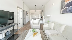 Smart TV - Landing | Spectacular 1BD, Gym, Pool (Nashville)