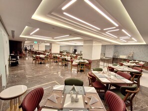 Restaurant - Maden Taibah Hotel (Madinah)