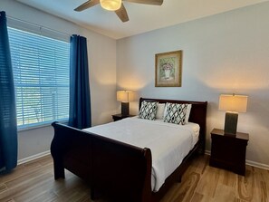 4 soverom, strykejern/-brett, reiseseng for barn og wi-fi (inkludert)