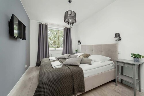 Stylish Apartment with 2 Bedrooms | Balcony and Parking