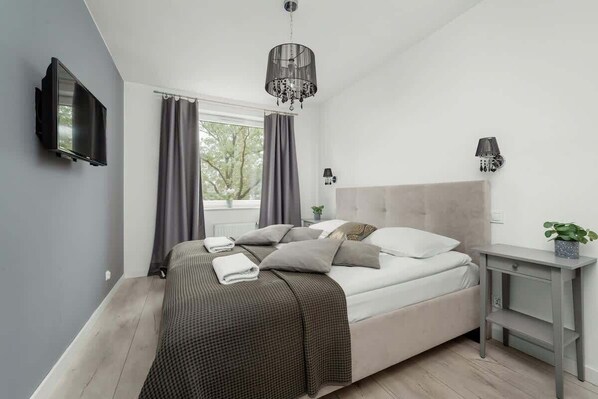 2 bedrooms, iron/ironing board, WiFi, bed sheets